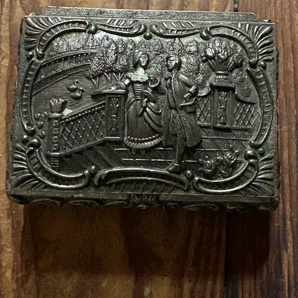 1940s Vintage Victorian Silver footed Trinket Box